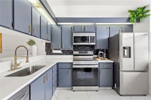 3635 Whitehall Dr 401 West Palm Beach, FL 33401 - MLS#A11889675