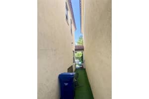 10300 Nw 70th Ter 10300 Doral, FL 33178 - MLS#A11889688