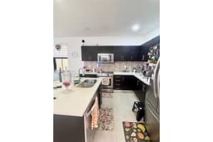 10300 Nw 70th Ter 10300 Doral, FL 33178 - MLS#A11889688