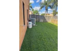 10526 Sw 14th Ct Pembroke Pines, FL 33025 - MLS#A11889832