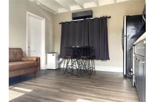 812 Sw 16th Ct B Rear Fort Lauderdale, FL 33315 - MLS#A11889863