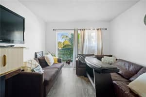 1450 Ne 170th St 202, North Miami Beach