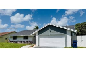 4950 Nw 72nd Ter Lauderhill, FL 33319 - MLS#A11889893