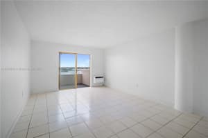 7904 West Dr 605, North Bay Village