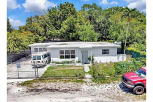 261 Nw 73rd Ter Miami, FL 33150 - MLS#A11889924