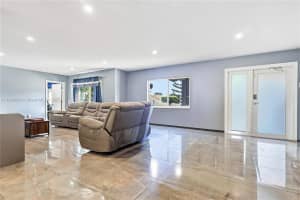 9795 Nw 27th Ter Doral, FL 33172 - MLS#A11889950