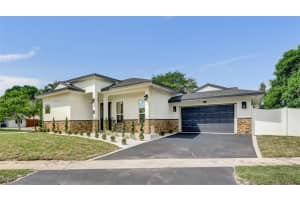 300 W Chaminade Dr Hollywood, FL 33021 - MLS#A11890073