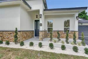 300 W Chaminade Dr Hollywood, FL 33021 - MLS#A11890073