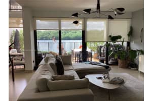 460 Poinciana Dr 1610 Sunny Isles Beach, FL 33160 - MLS#A11890106