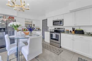 2860 Nw 184th St Miami Gardens, FL 33056 - MLS#A11890122