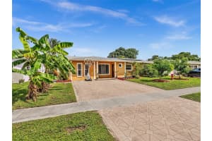 3380 Nw 46th Ave Lauderdale Lakes, FL 33319 - MLS#A11890198