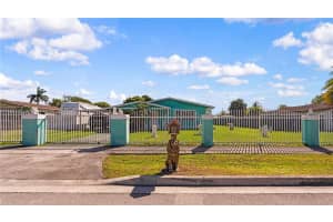 715 Nw 9th Ave Florida City, FL 33034 - MLS#A11890223