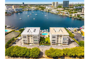 120 Golden Isles Dr 31b Hallandale Beach, FL 33009 - MLS#A11890272