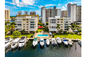 120 Golden Isles Dr 31b Hallandale Beach, FL 33009 - MLS#A11890272
