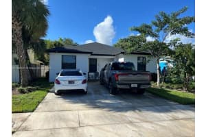 141 W 16th St, Riviera Beach