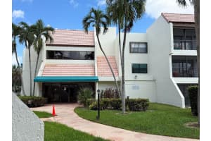 301 Racquet Club Rd 203, Weston