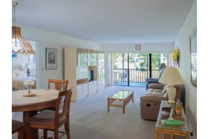301 Racquet Club Rd 203 Weston, FL 33326 - MLS#A11890308