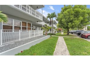 1905 Calais Dr 5 Miami Beach, FL 33141 - MLS#A11890419