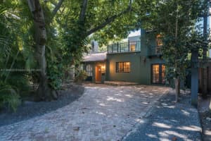 3650 N Bay Homes Dr, Miami