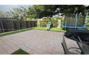 8660 Nw 101st Pl . Doral, FL 33178 - MLS#A11890542