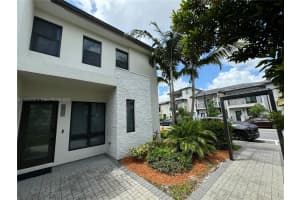 8283 Nw 47th Ln Doral, FL 33166 - MLS#A11890545