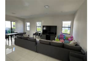 8283 Nw 47th Ln Doral, FL 33166 - MLS#A11890545