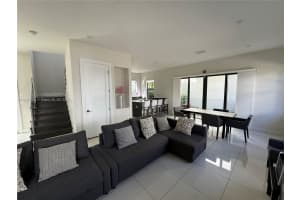 8283 Nw 47th Ln Doral, FL 33166 - MLS#A11890545