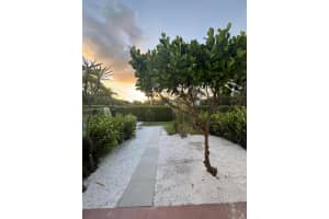 1105 Ne 119th St B Biscayne Park, FL 33161 - MLS#A11890600