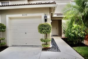 8656 S S Southgate Shores Cir 8656 Tamarac, FL 33321 - MLS#A11890678