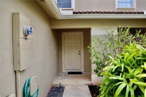 8656 S S Southgate Shores Cir 8656 Tamarac, FL 33321 - MLS#A11890678