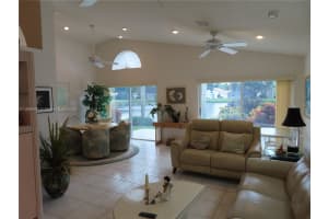 9755 Harbour Lake Cir Boynton Beach, FL 33437 - MLS#A11890682
