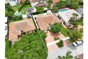 16817 Nw 91st Ct, Miami Lakes