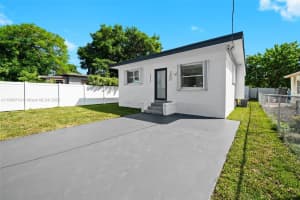 1842 Nw 67th St, Miami