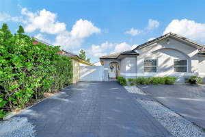 3135 W 72nd Ter Hialeah, FL 33018 - MLS#A11890744