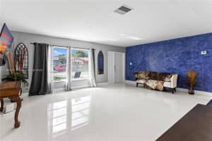 8517 Nw 57th Ct Tamarac, FL 33321 - MLS#A11890797