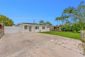 875 E 8th St Hialeah, FL 33010 - MLS#A11890928