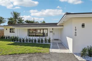 1960 Ne 32nd St Lighthouse Point, FL 33064 - MLS#A11890938