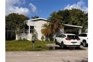 909 Sw 131 Way, Davie