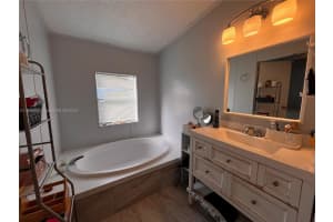 909 SW 131st Way, Davie, FL 33325, - MLS#A11890955