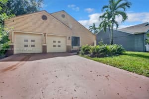 8330 Sw 12th St Pembroke Pines, FL 33025 - MLS#A11890956