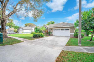 9690 Nw 39th St Cooper City, FL 33024 - MLS#A11890973