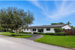8341 Sw 87th Ter, Miami