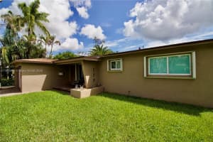 1007 N Golf Dr Hollywood, FL 33021 - MLS#A11890986