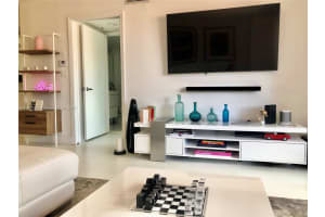 90 Alton Rd 307, Miami Beach
