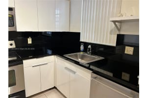 9430 Live Oak Pl 404 Davie, FL 33324 - MLS#A11891064