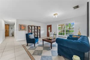 13200 Sw 43rd St, Miami