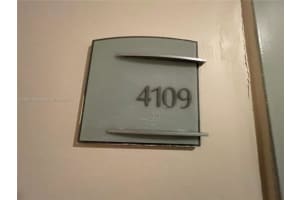 1900 N Bayshore Dr 4109, Miami