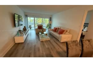 140 Lakeview Dr 208 Weston, FL 33326 - MLS#A11891186