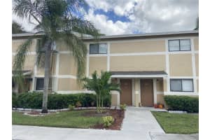 413 E Palm Cir E 1 Pembroke Pines, FL 33025 - MLS#A11891198