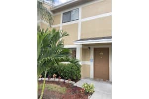 413 E Palm Cir E 1 Pembroke Pines, FL 33025 - MLS#A11891198